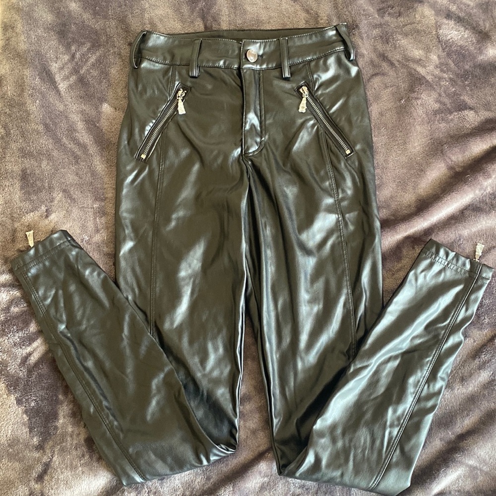 Guess Black Faux-Leather Pants 🖤